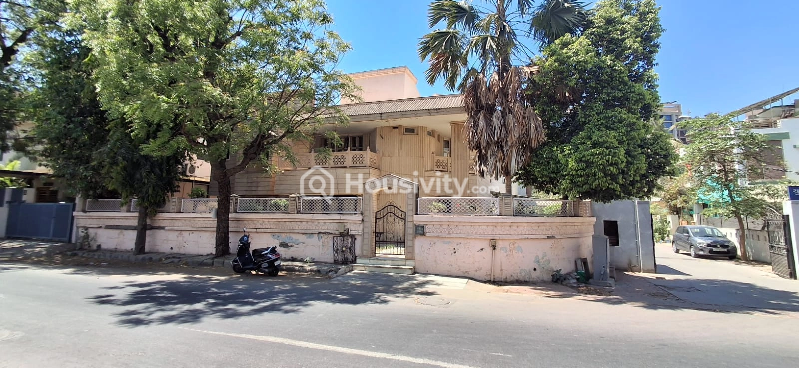 4 BHK Bunglow for Sale in Thaltej, Ahmedabad Image 1