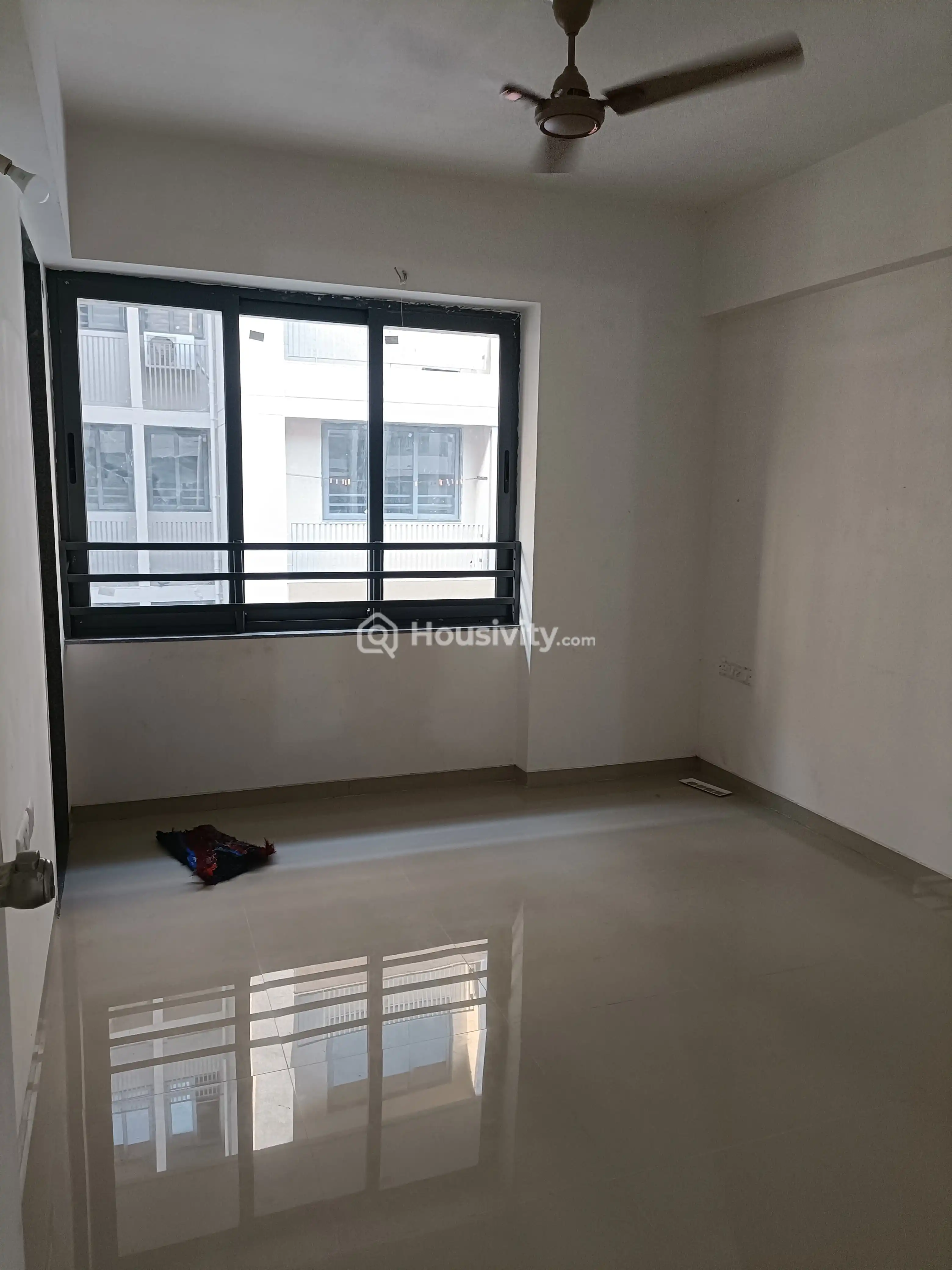 2 BHK Flat for Rent in Shela, Ahmedabad Image 4