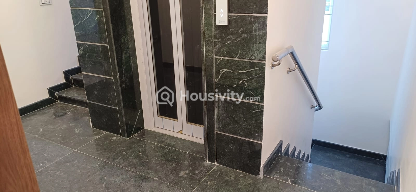 Luxurious Villa in Poornapragna Layout Image 4