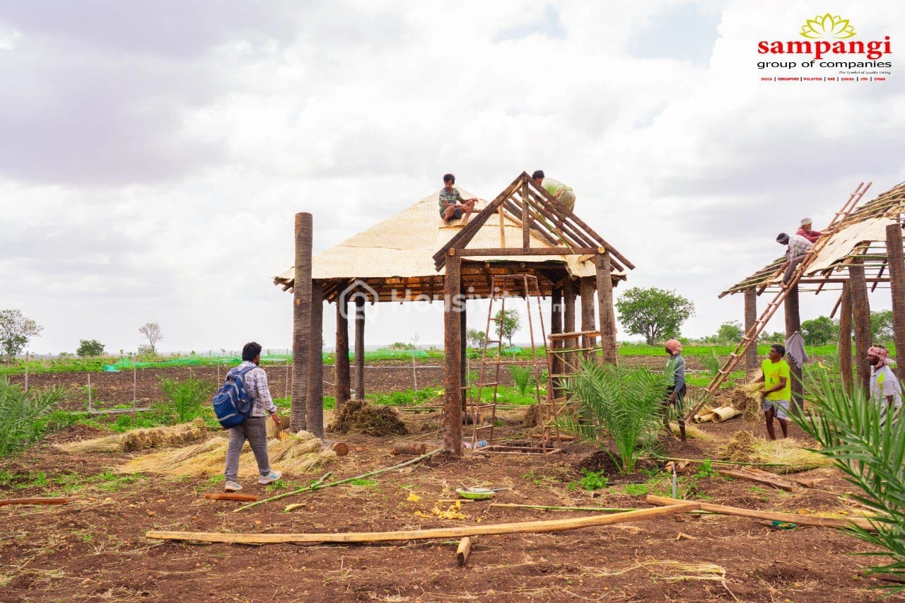 605 Sqyd Land For Sale Image 1