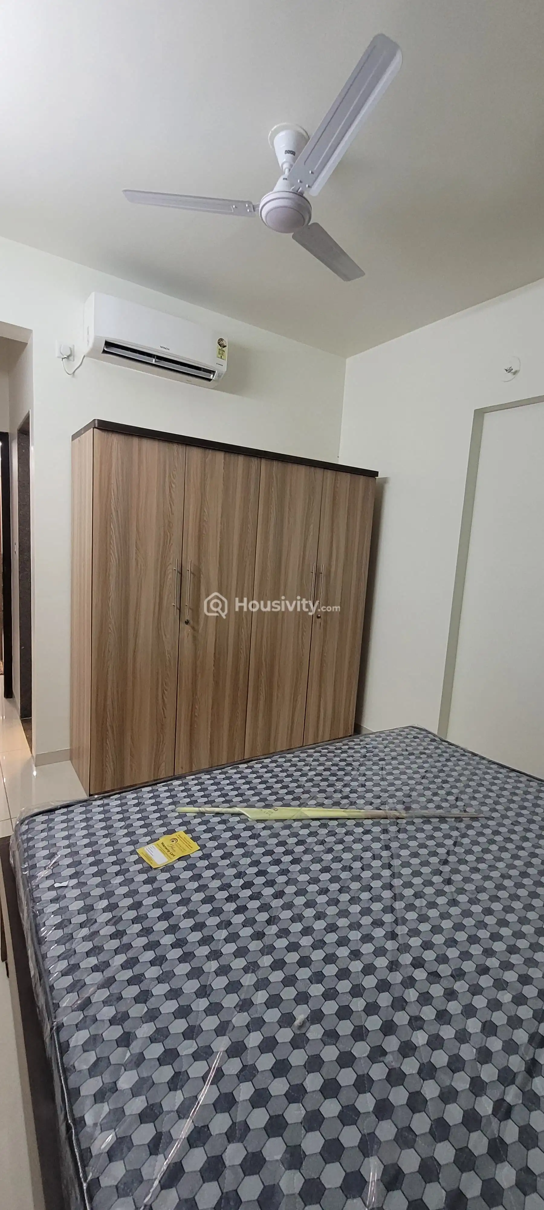 3 BHK Flat for Rent in Vaishnodevi, Ahmedabad Image 3