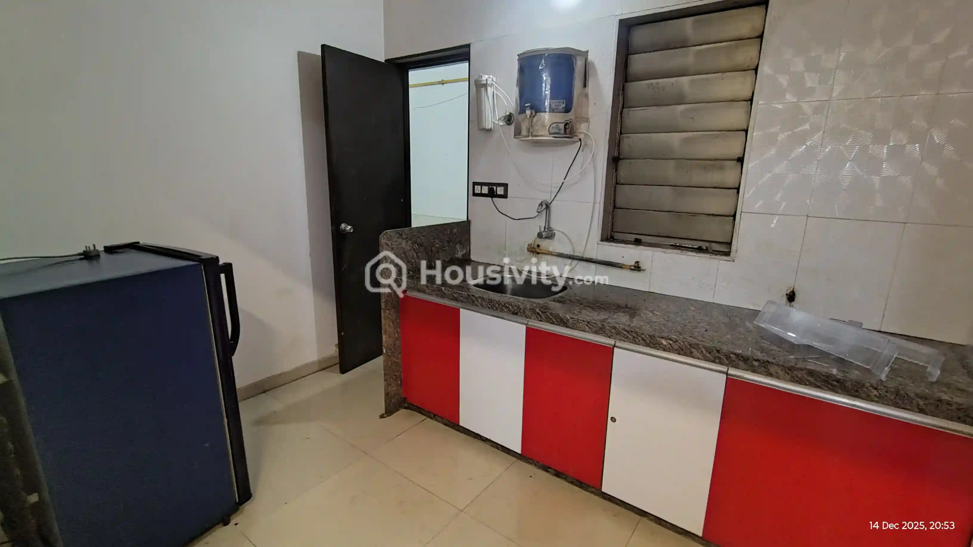 2 BHK Flat On Rent Image 2