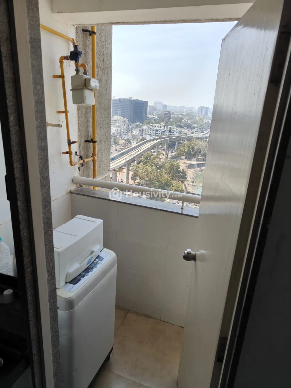 2 BHK Flat for Sale in Thaltej, Ahmedabad Image 1