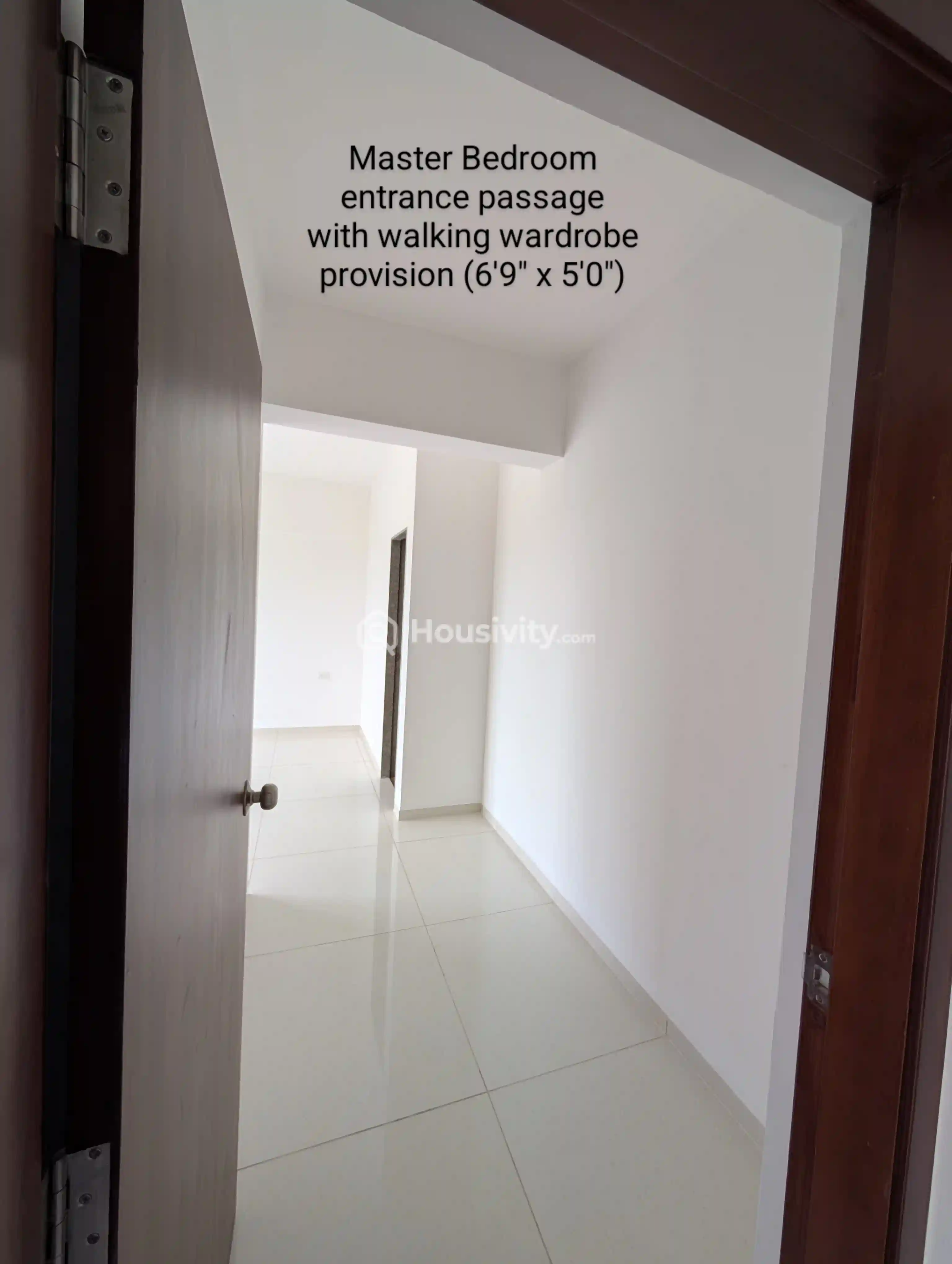 2 BHK Flat for Sale in Vaishnodevi Circle, Ahmedabad Image 3